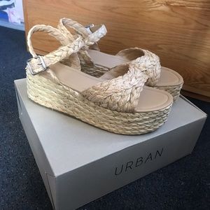 NEW URBAN Outfitters Platform Sandals